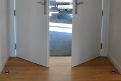 ZANDA FLOOR MOUNTED DOOR STOP 8 ZANDA FLOOR MOUNTED DOOR STOP